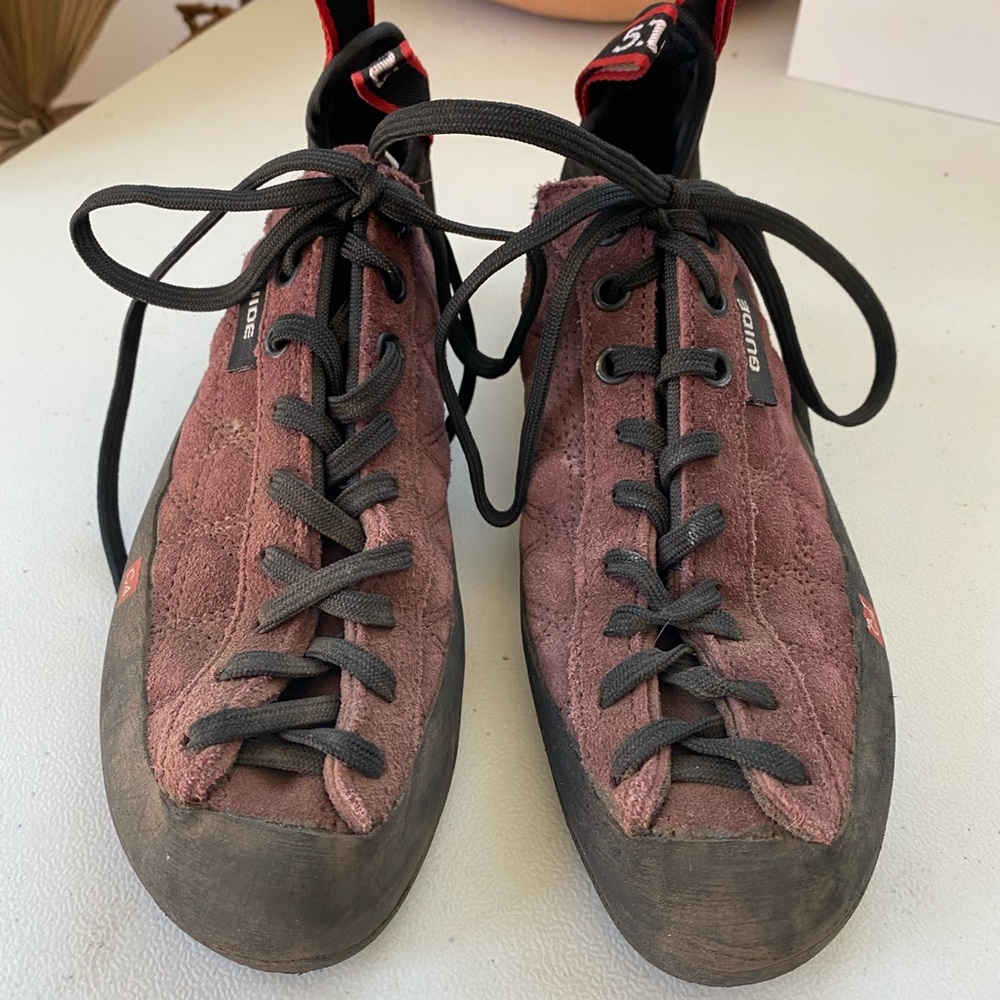 5.10 women’s/ youth climbing shoes